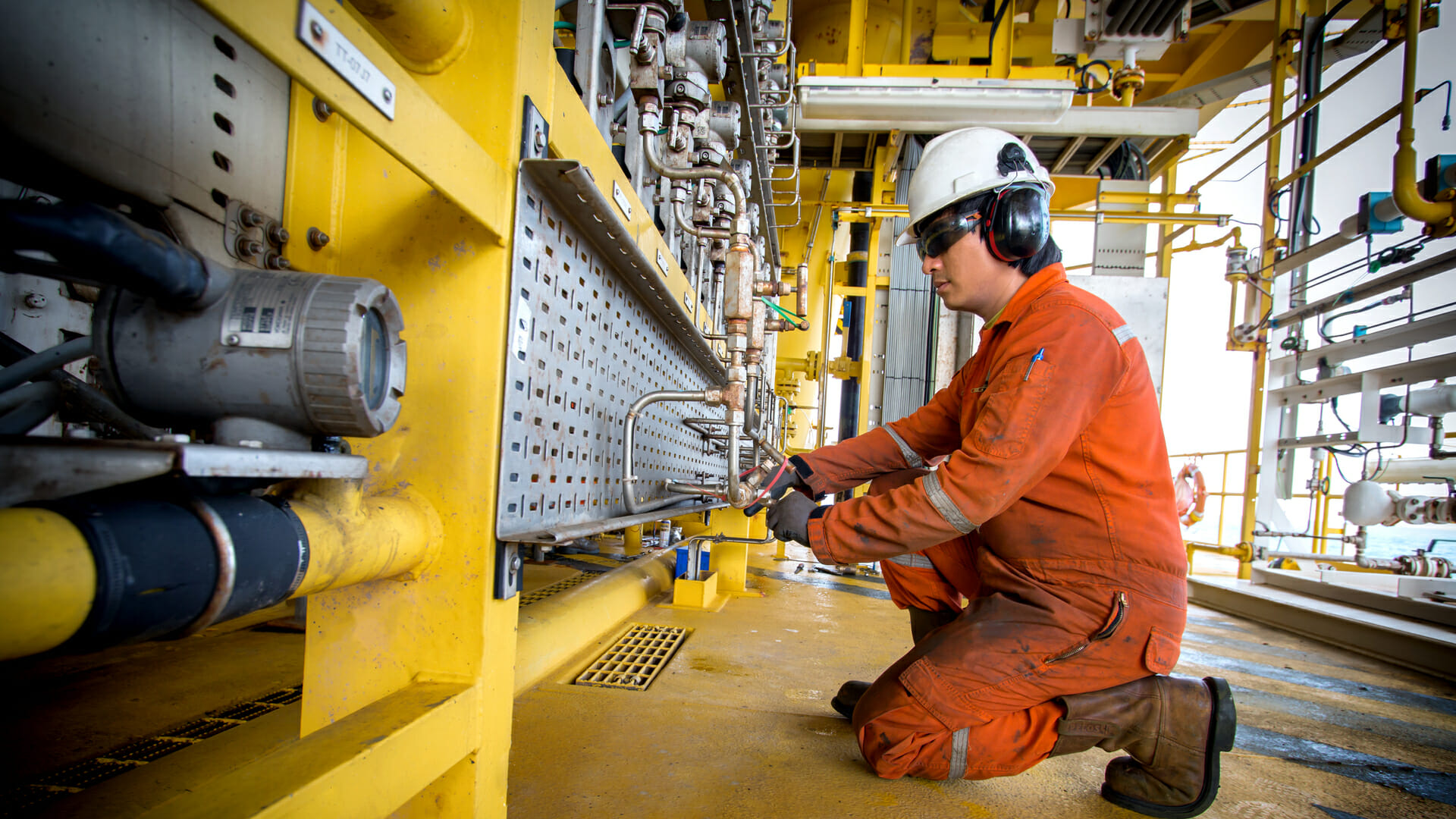  Maintenance Engineer 